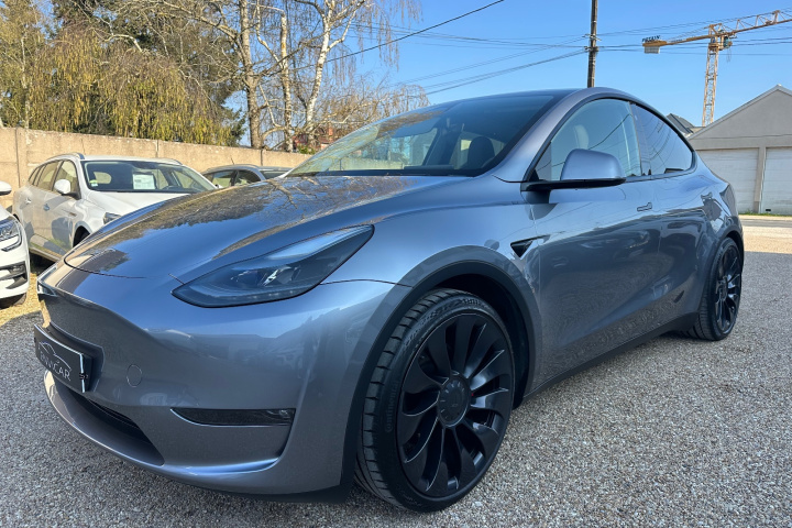 TESLA MODEL Y
