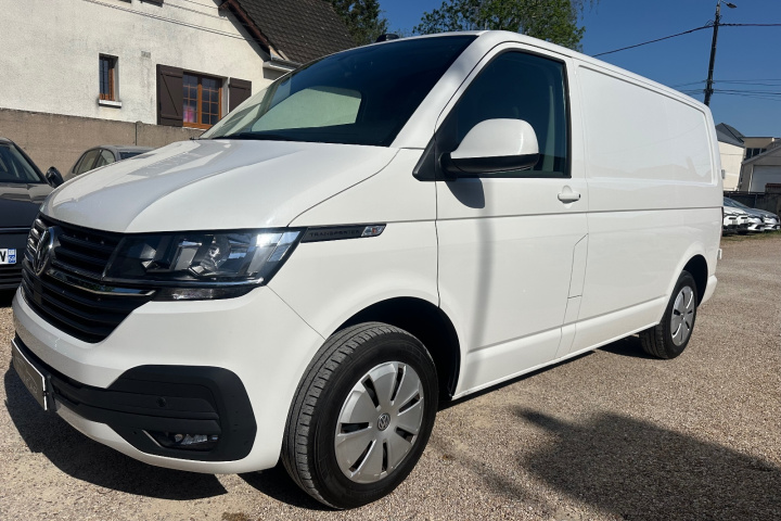 VOLKSWAGEN TRANSPORTER 6.1 VAN