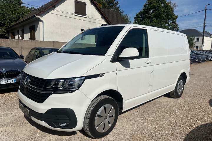 VOLKSWAGEN TRANSPORTER 6.1 VAN