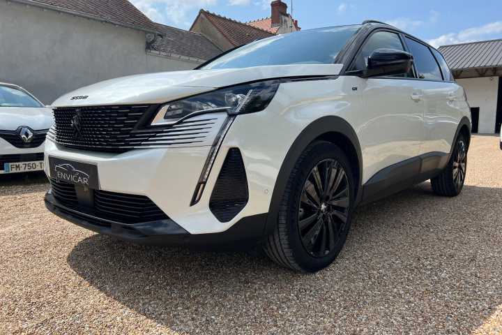 PEUGEOT 5008