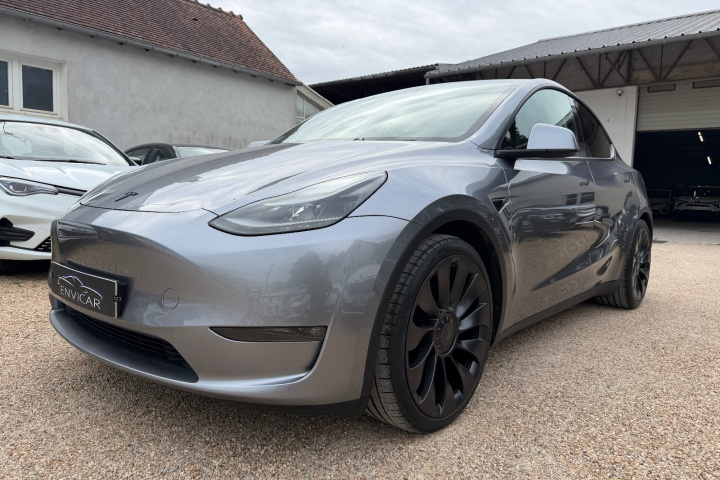 TESLA MODEL Y