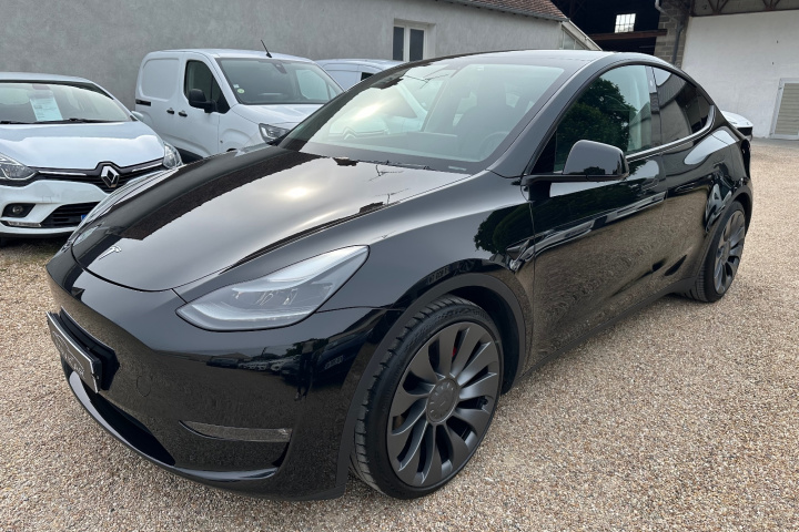 TESLA MODEL Y