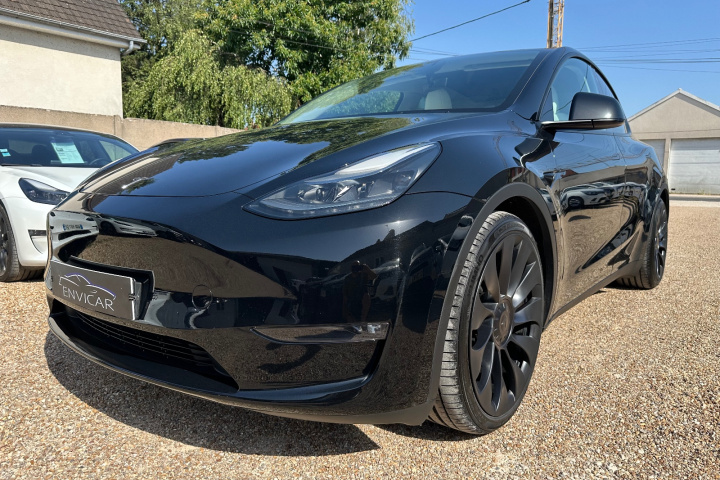 TESLA MODEL Y