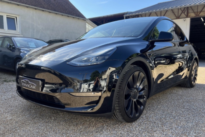 TESLA MODEL Y